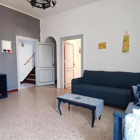 Daire Bordonaro Sunset *